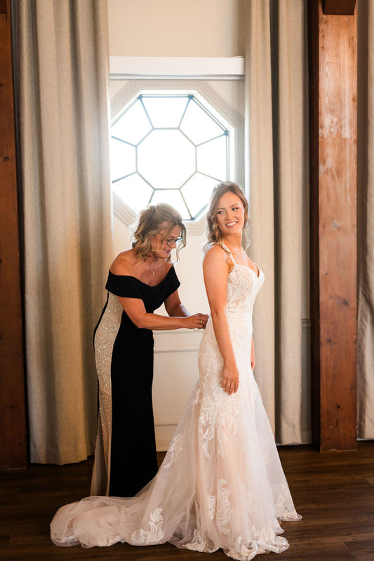 How to Involve Your Mom in Wedding Planning Without the Drama (Part 1 of 5 series)